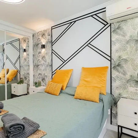 Malagadevacaciones - La Carihuela * トレモリノス